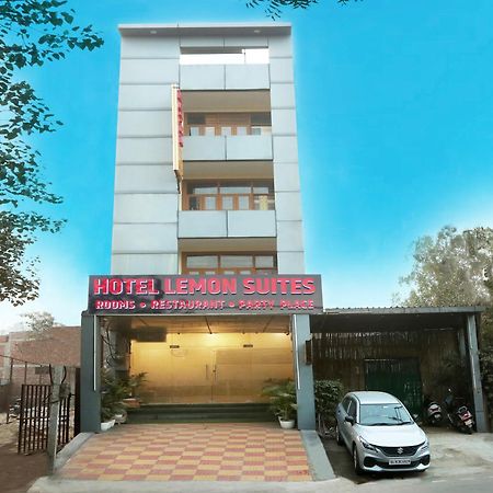 Hotel Lemon Suites & Banquet Noida Sector 62 Bagian luar foto